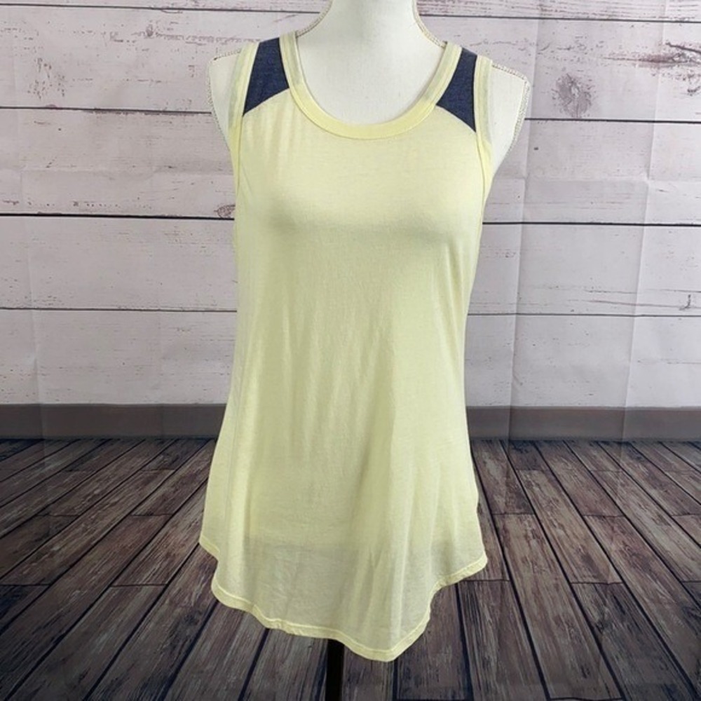 Chaser Tank Top‎ Shirt Womens Medium Yellow Casual Pull Over Preppy Breathable